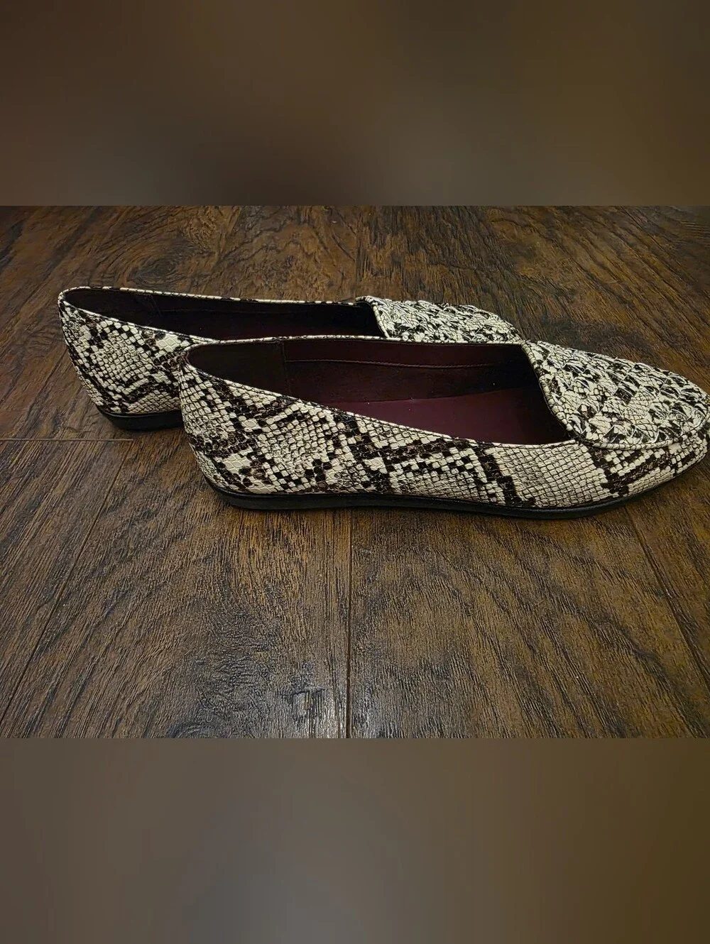 AEROSOLES slip loafers